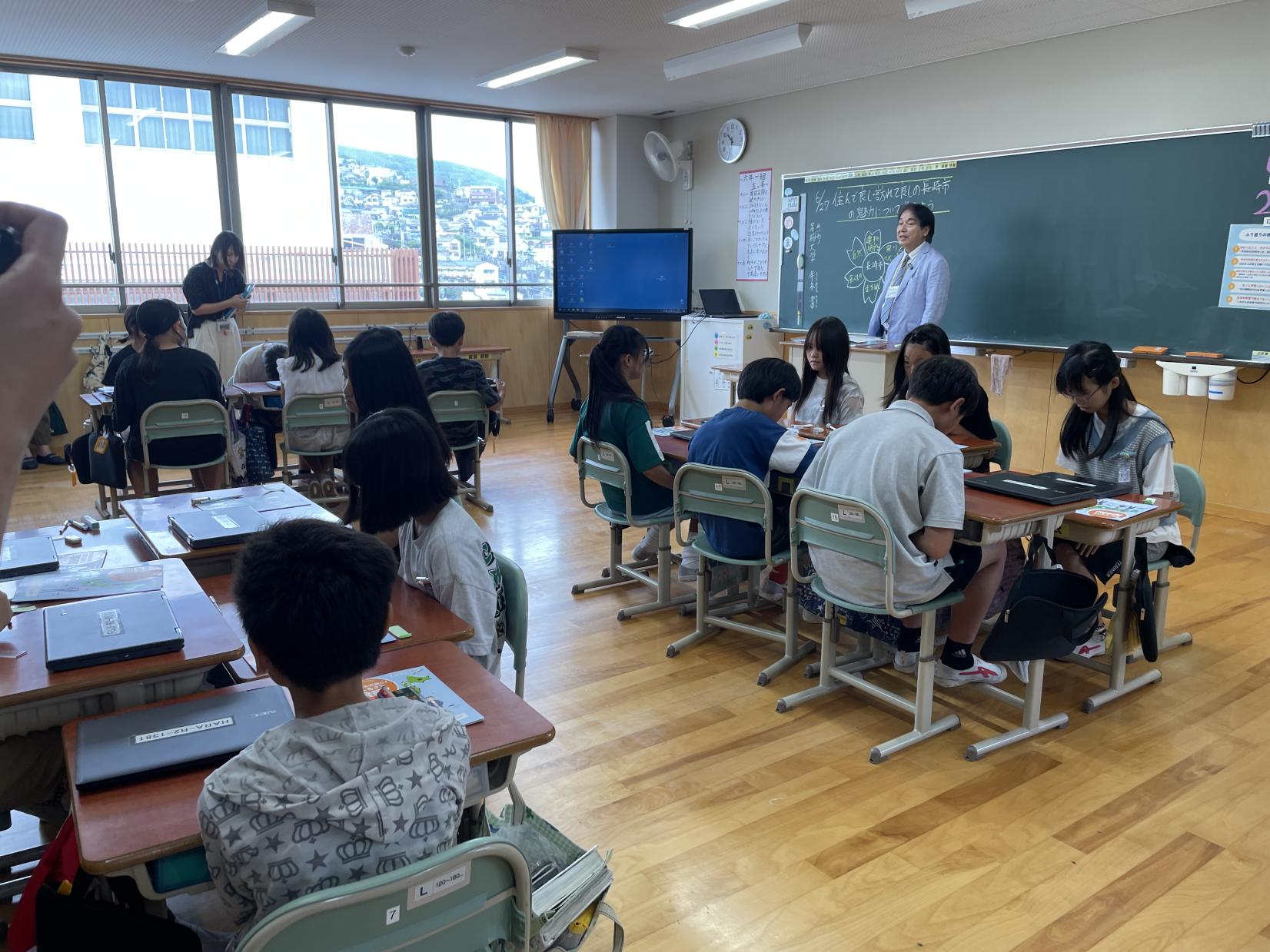 長崎の魅力や観光資源について学ぶ出前授業を行いました-1