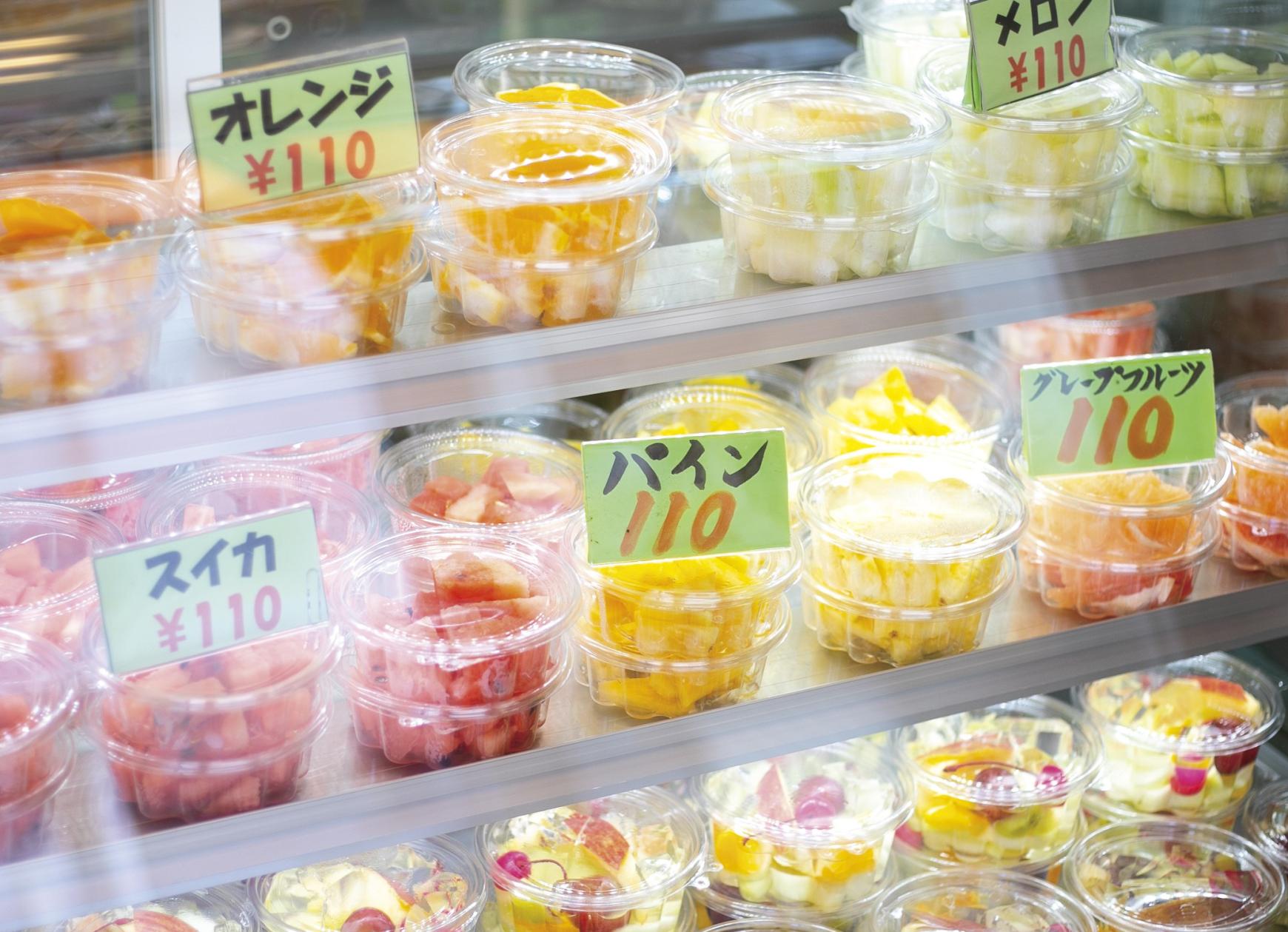 映画『きみの色』の世界から  シマダ果実店