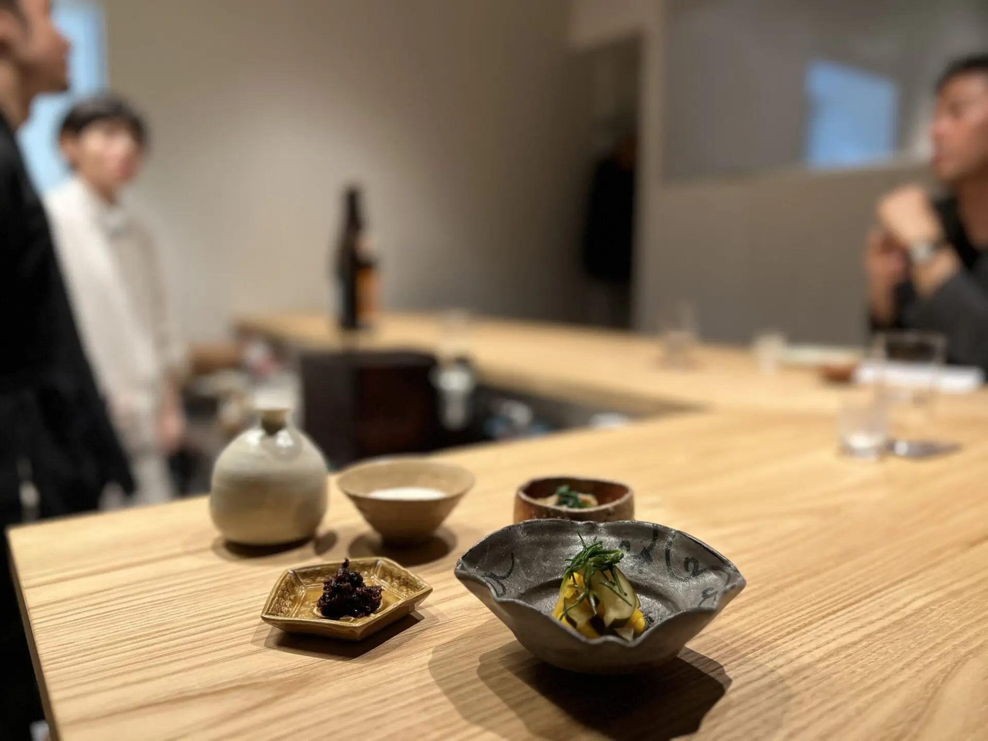 （予約優先）酒と器を愉しめるアートなギャラリーで日本酒BAR体験　