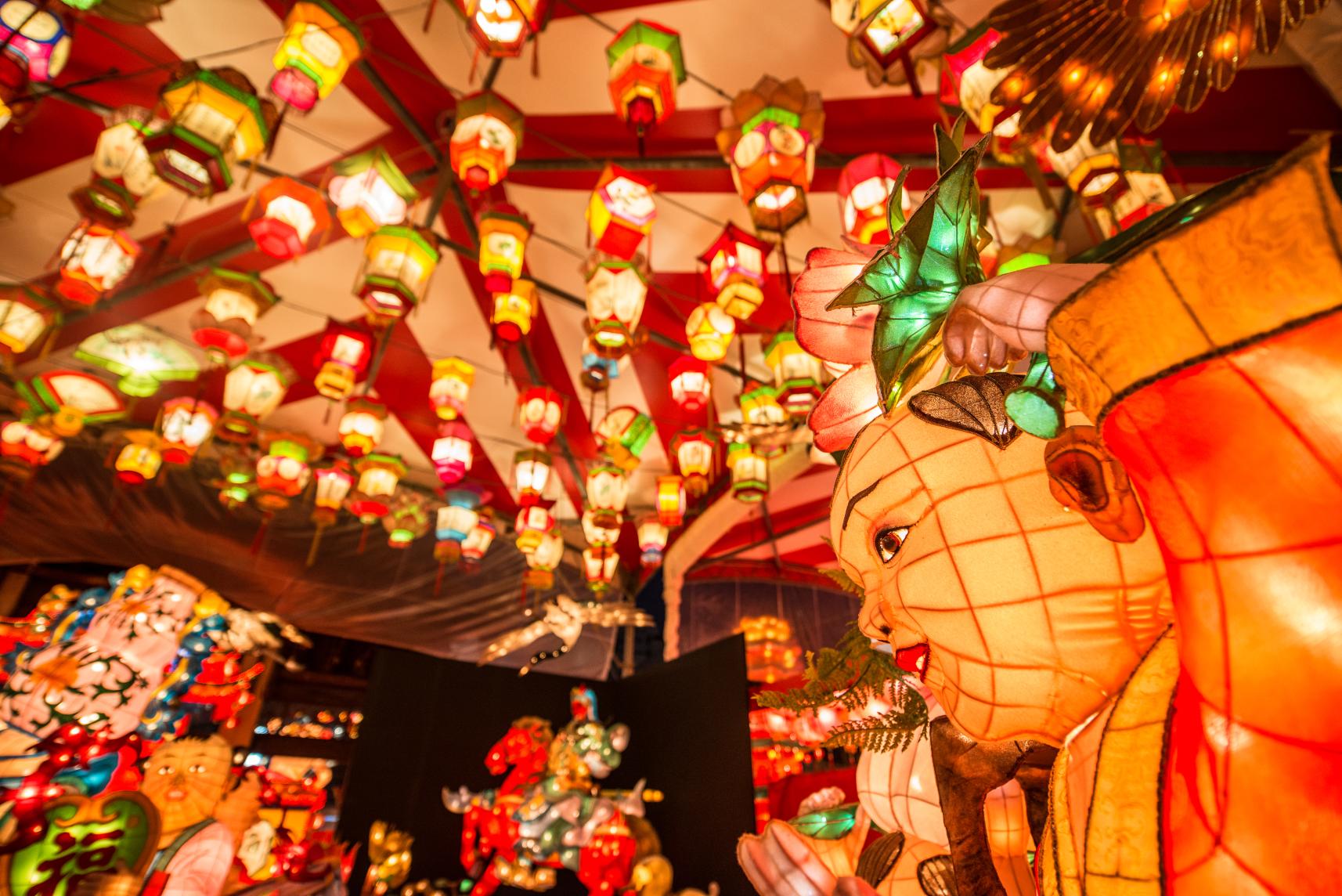 長崎の街が真っ赤に染まる「ランタンフェスティバル」