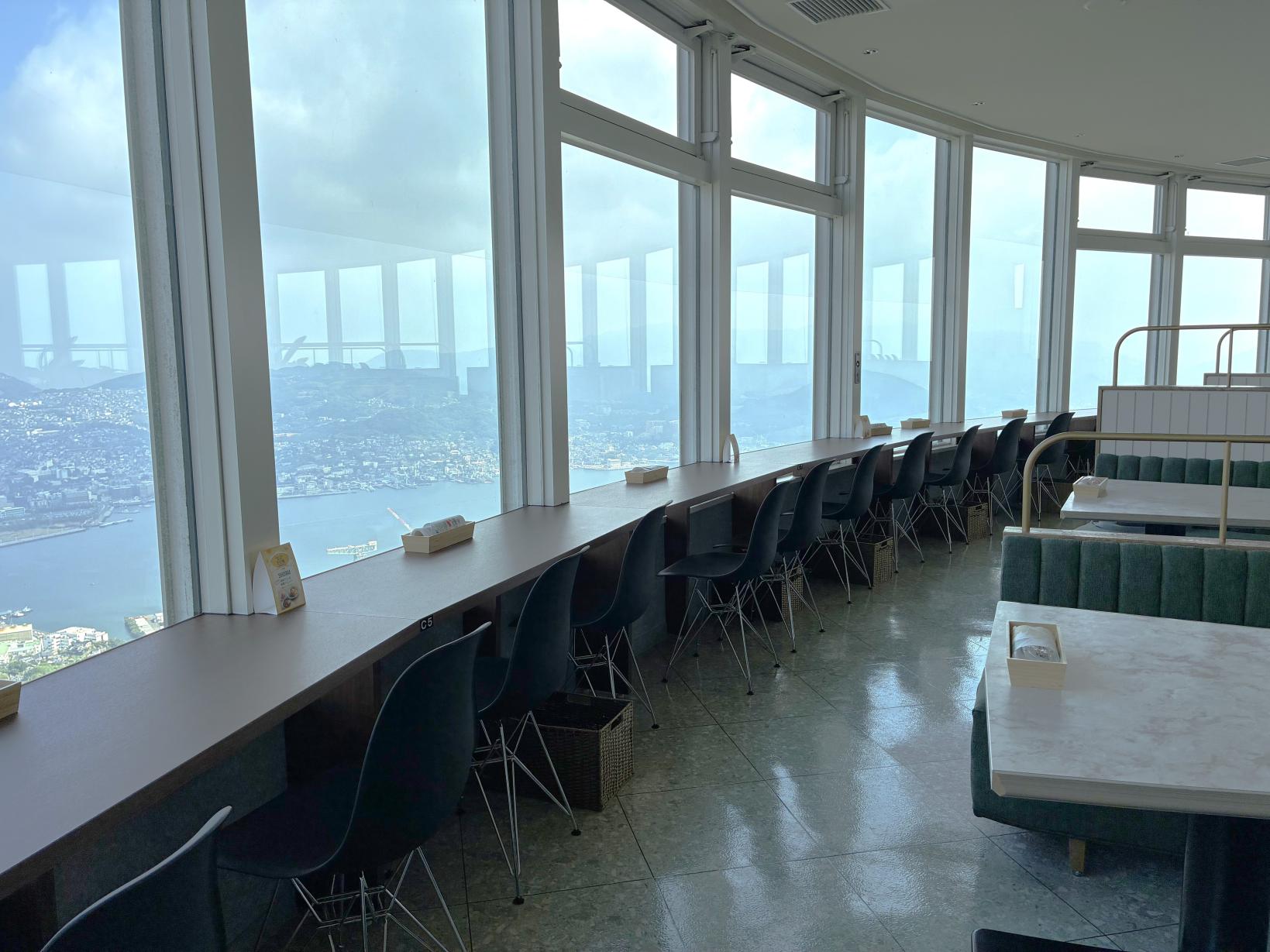 稲佐山展望台2階にオープンした「Cafe Dining HIKARI」-3