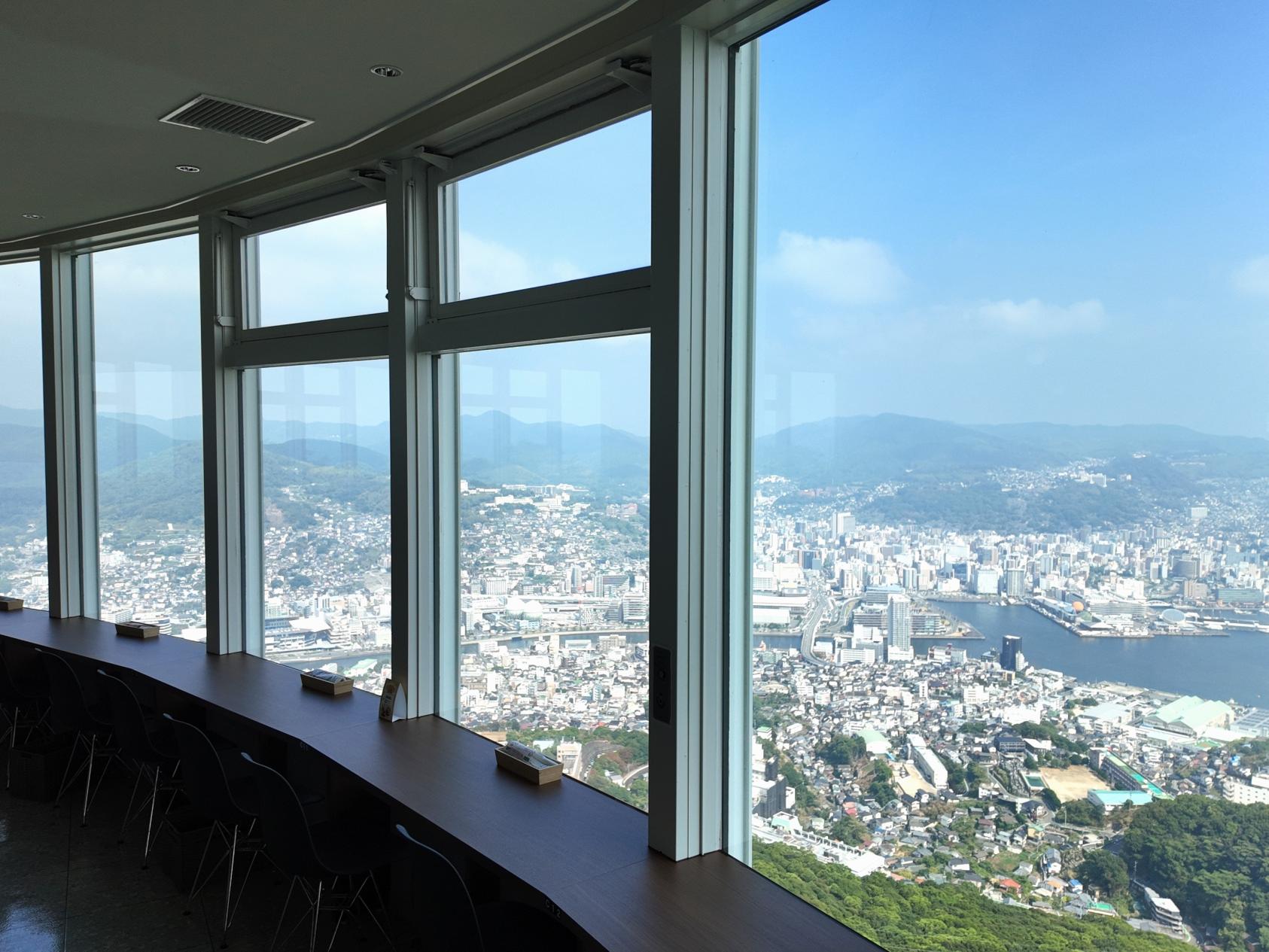 稲佐山展望台2階にオープンした「Cafe Dining HIKARI」-0