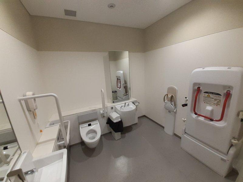 多目的トイレも完備-1