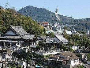 聖堂入口から見える長崎的風景-2