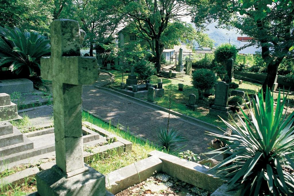 Cementerio Internacional de Oura-1