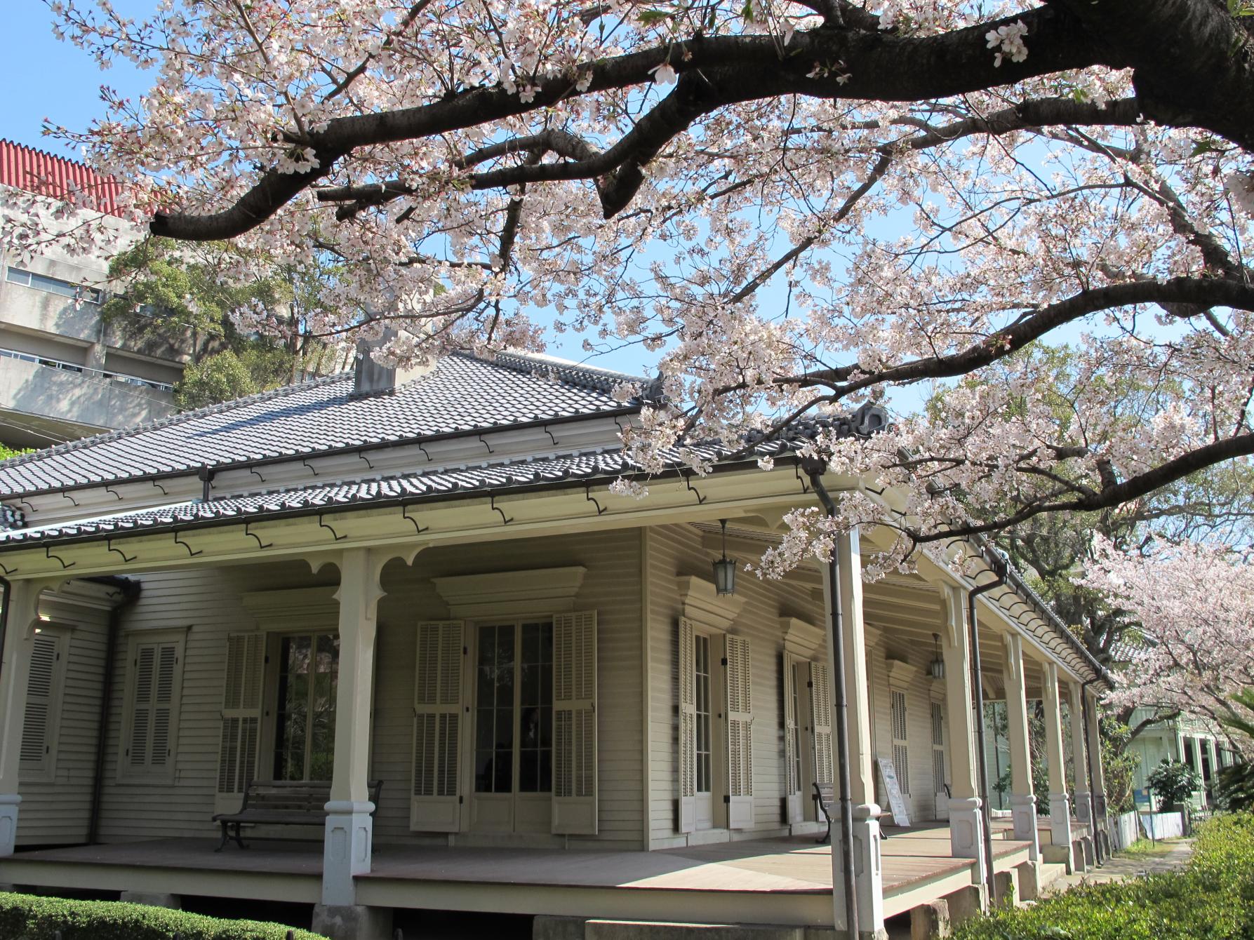 東山手十二番館（旧居留地私学歴史資料館）-1