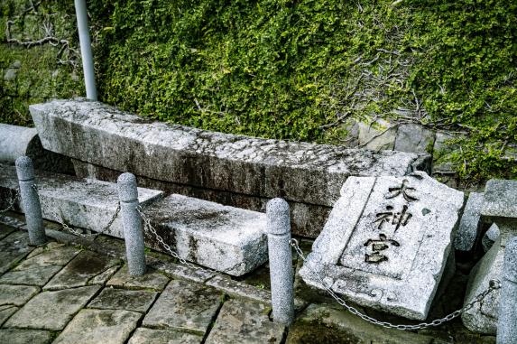 一本柱鳥居（山王神社）-3