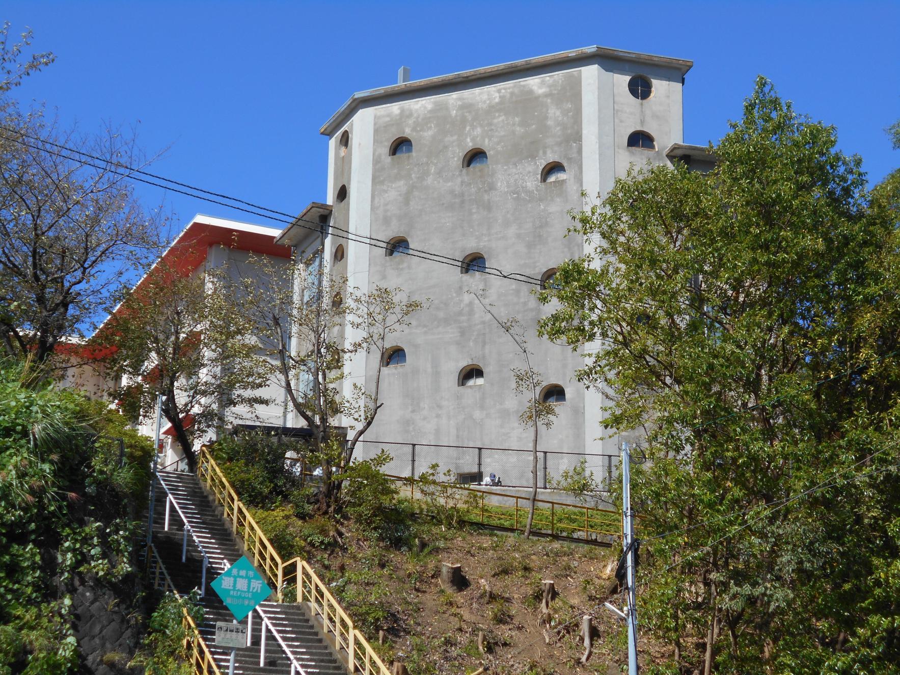 城山小学校（城山小学校平和祈念館）