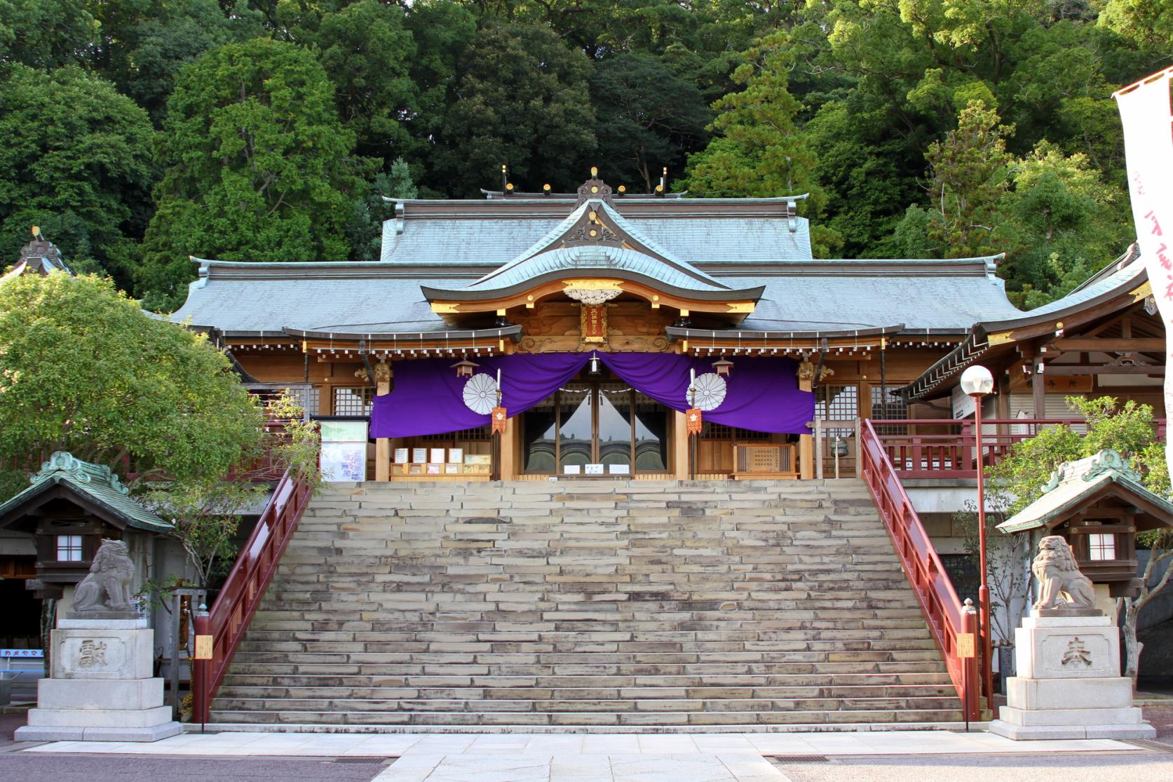 鎮西大社　諏訪神社